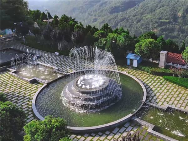 西安壽陽(yáng)山墓園青山綠水壽陽(yáng)山腳蹬鯨魚溝