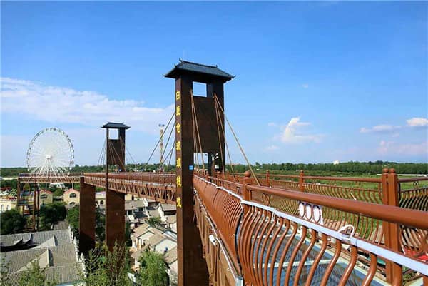 西安壽陽山為環(huán)衛(wèi)工街頭送清涼