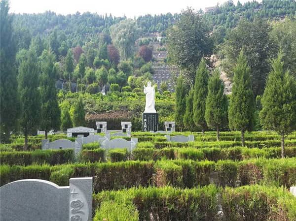 除了壽陽山墓園和高橋墓園外，西安還有哪些值得推薦的公墓？