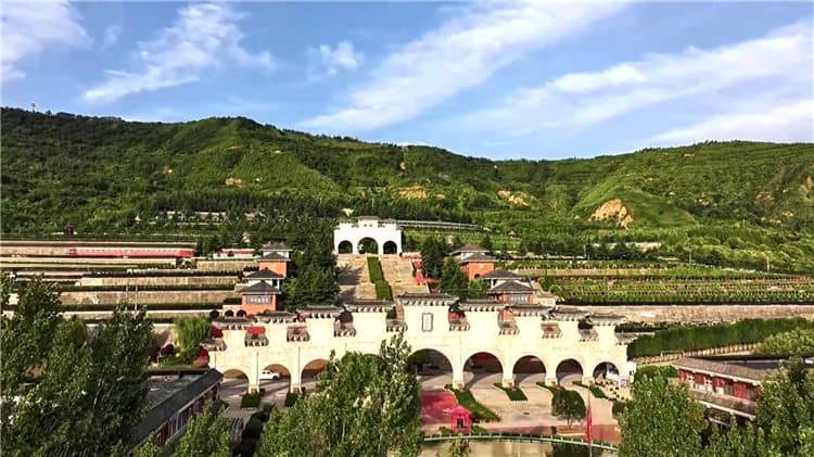 西安霸陵墓園新區(qū)位置與朝向解析：坐南朝北的皇家陵園布局