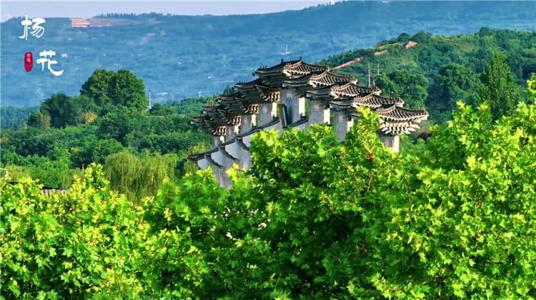 西安霸陵墓園新區(qū)有哪些獨(dú)特的地理和環(huán)境優(yōu)勢(shì)？