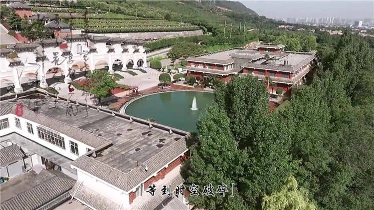 西安霸陵墓園新區(qū)的交通便利性如何體現(xiàn)，是否有多種交通方式可供選擇？