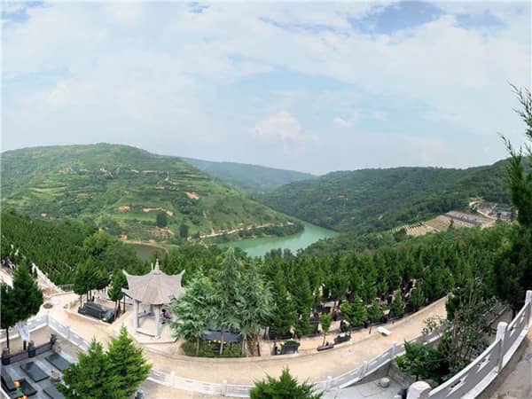西安灞橋區(qū)高橋墓園的價格如何