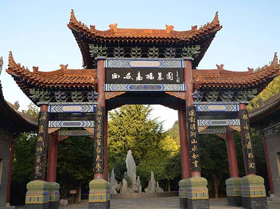 西安高橋墓園在售碑型多樣，這對選擇墓位有哪些積極影響？