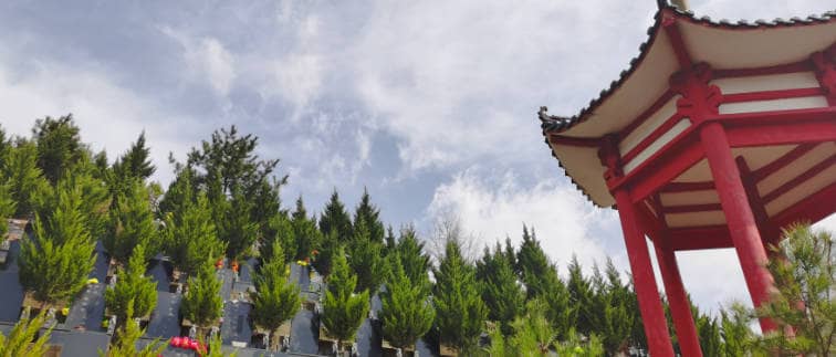 西安白鹿原公墓的環(huán)境有何獨(dú)特之處