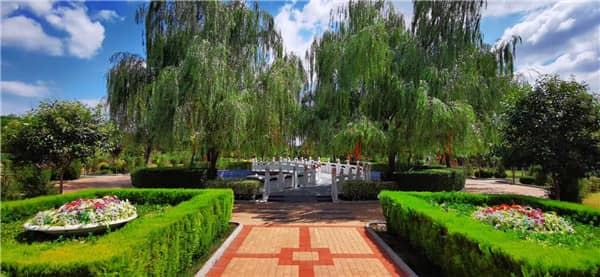 在選擇西安公墓時(shí)，為何建議考慮開發(fā)年限較短的陵園？